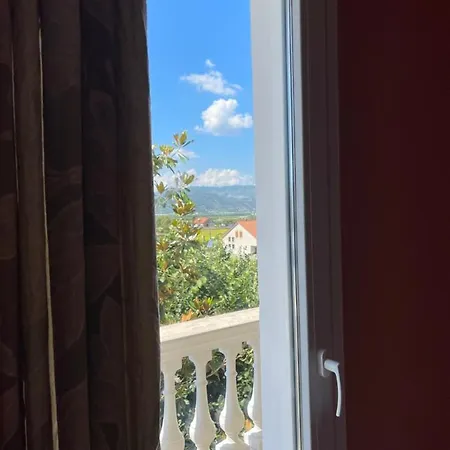 Xhelili Hotel