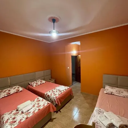 Hotell Xhelili 3*