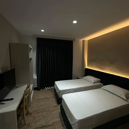 Xhelili Hotell 3*