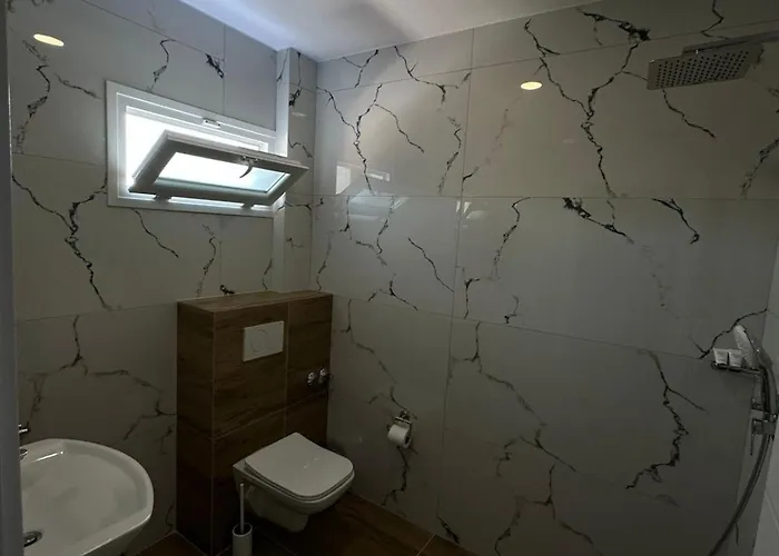 Hotell Xhelili Cerrik